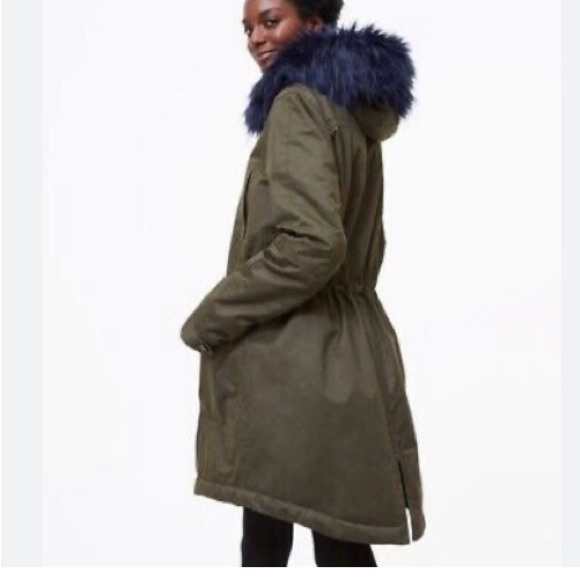 LOFT olive winter coat with faux fur - Picture 3 of 11